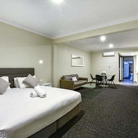 Aloha Central Premium Studios Mount Gambier Bagian luar foto