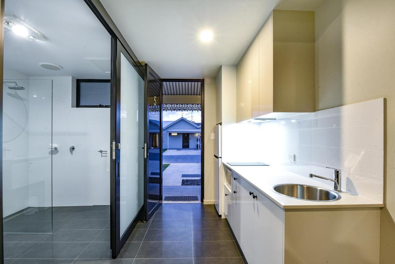 Aloha Central Premium Studios Mount Gambier Bagian luar foto